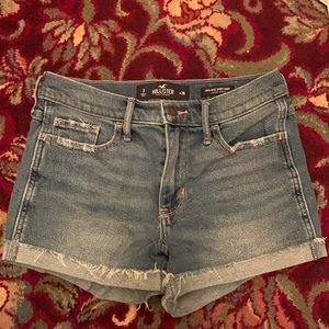 HOLLISTER high-rise short-short
